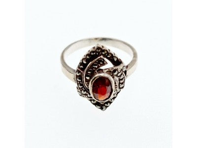 925 Sterling Silver Garnet & Marcasites Ring Size 7
