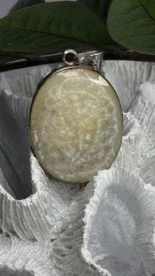 925 Sterling Silver Mother of Pearl Tree of Life Pendant