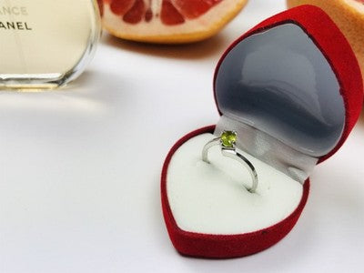 925 Sterling Silver Peridot Ring Size 6