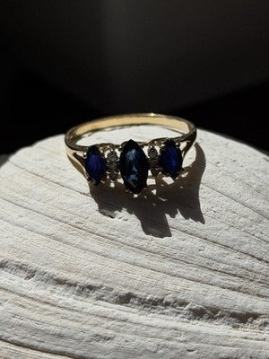 10K Yellow Gold Marquise Blue Sapphire & Diamond Ring Size 8.5