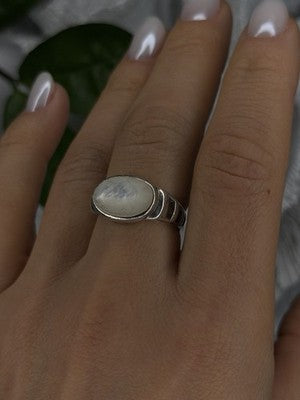 925 Sterling Silver White Abalone Mother of Pearl Ring Size 7