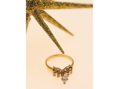 14K Yellow Gold Diamonds Ring Size 10.5