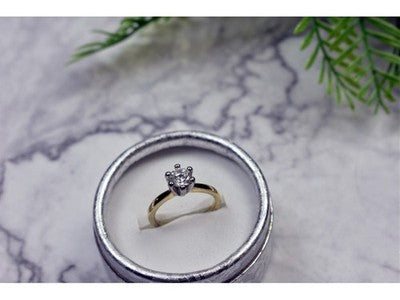 Gold Plated (18K) Ring With CZ Size 8