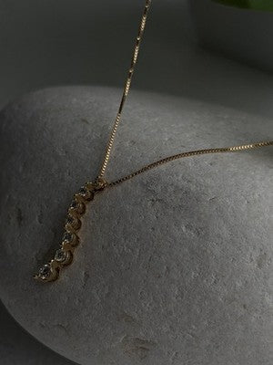 Elegant 14K Yellow Gold Diamond Necklace Length 18 inch