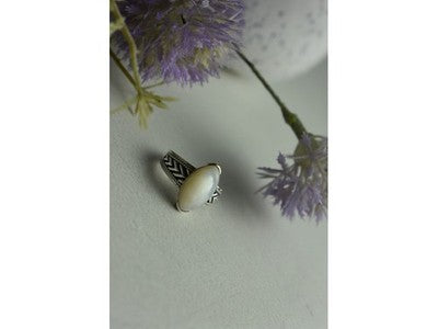 925 Sterling Silver Mother Of Pearl Ring Size 6.5
