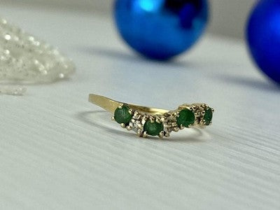 10K Yellow Gold Emeralds & Diamonds Ring Size 6.5