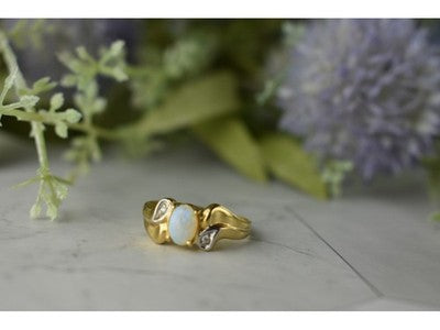 14K Yellow Gold Opal & Diamonds Ring Size 8