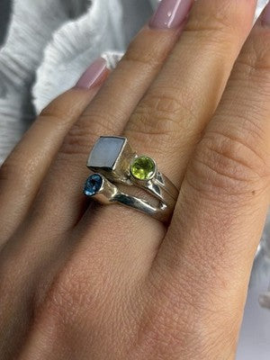 925 Sterling Silver Abalone &Peridot & Topaz Ring Size 8