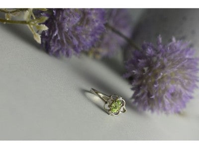 925 Sterling Silver Peridot & CZ Ring Size 7