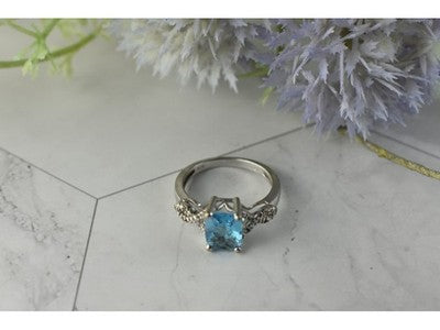 925 Sterling Silver Blue Topaz and Quartz Ring Size 7