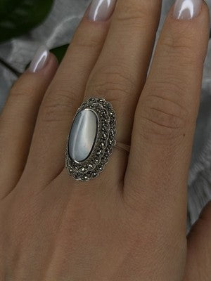 Elegant Vintage 925 Sterling Silver White Abalone & Marcasite Ring Size 9