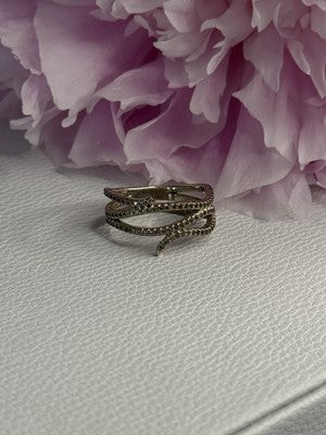 Classy 925 Sterling Silver Diamonds Ring Size 7
