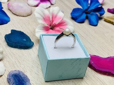 925 Sterling Silver Pearl Ring Size 8