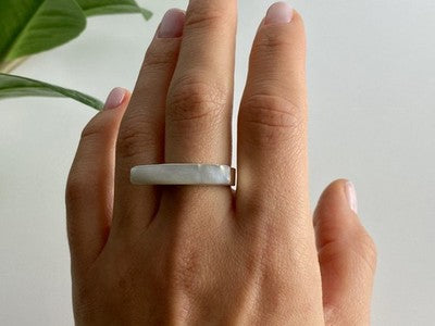 925 Sterling Silver Mother OF Pearl Ring Size 8.5