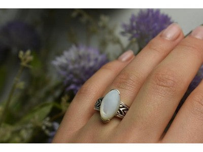 925 Sterling Silver Mother Of Pearl Ring Size 6.5