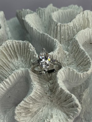 Beautiful 925 Sterling Silver CZ Ring Size 6