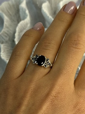 925 Sterling Silver Garnet & Marcasite Ring Size 7