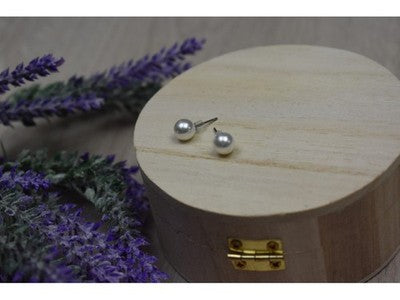 Stud Earrings with Pearls