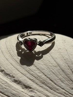 Romantic 10K White Gold Ruby & Diamonds Heart Ring Size 6.5