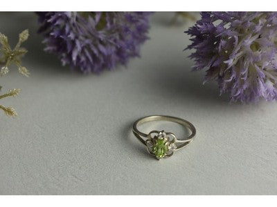 925 Sterling Silver Peridot & CZ Ring Size 7