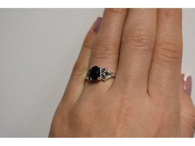 925 Sterling Silver Garnet & Black Jade Ring Size 6.5