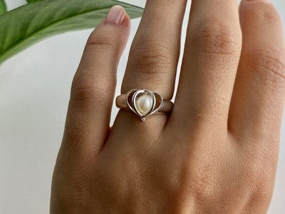 925 Sterling Silver Pearl Ring Size 6.5