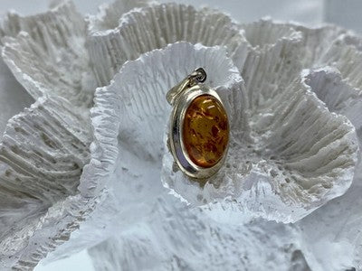 925 Sterling Silver Amber Pendant