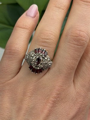 925 Sterling Silver Garnet & Marcasite Ring Size 6.5