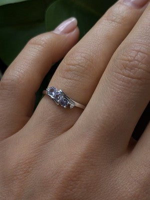 10K White Gold Lavender Sapphire & Diamond Ring Size 6.5