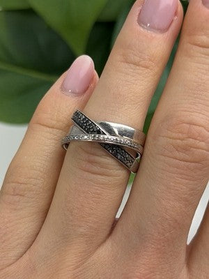925 Sterling Silver Black & White Spinel Ring Size 6