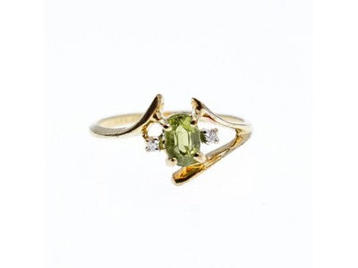 10K Yellow Gold Peridot & Diamonds Ring Size 7