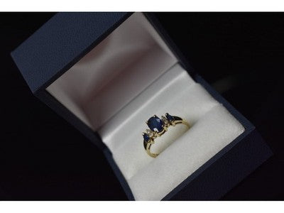 14K Yellow Gold Sapphire & Diamonds Ring Size 7