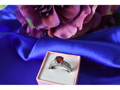 925 Sterling Silver Garnet & CZ Ring Size 6.5
