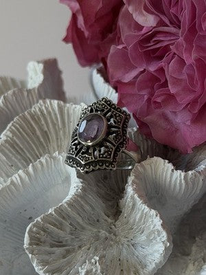 Vintage 925 Sterling Silver Amethyst & Marcasite Ring Size 8