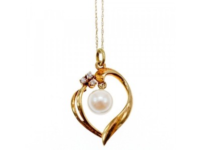 14 K Yellow Gold Pearl & Diamonds Chain With Pendant