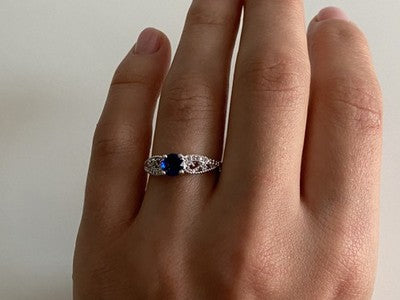 925 Sterling Silver Blue & White CZ Ring Size 7
