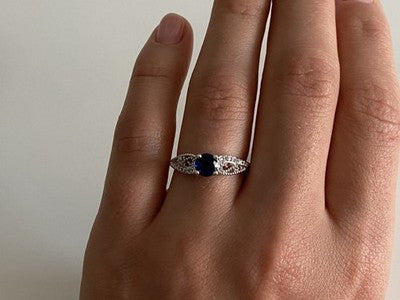 925 Sterling Silver Blue & White CZ Ring Size 7