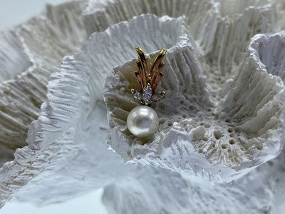 14 K Yellow Gold Pearl & Sapphires Pendant