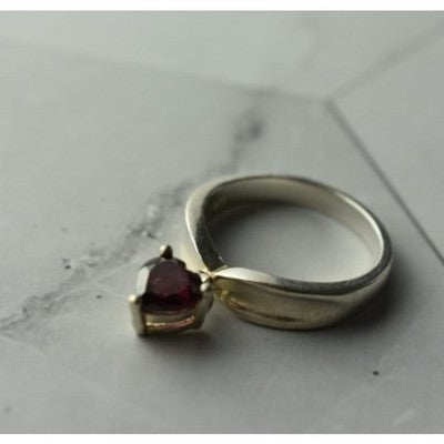 925 Sterling Silver Almandine "Heart" Ring Size 6