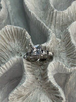 925 Sterling Silver CZ Ring Size 7.5