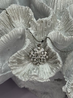 14K WHITE GOLD DIAMONDS NECKLACE LENGTH 17 INCH