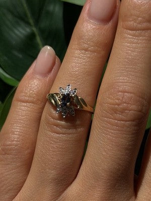 10K Yellow Gold Blue Sapphire & Diamond Beautiful Flower Ring Size 6