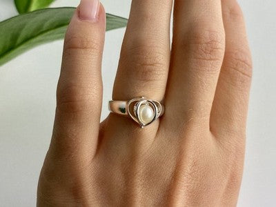 925 Sterling Silver Pearl Ring Size 6.5