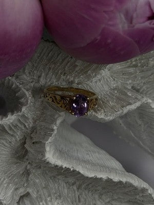 10K Yellow Gold Amethyst Filigree Design Ring Size 7.5