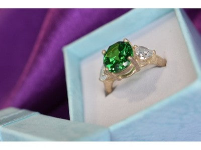 925 Sterling Silver Emerald & CZ Ring Size 6.5