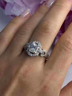Beautiful 925 Sterling Silver CZ Ring Size 10