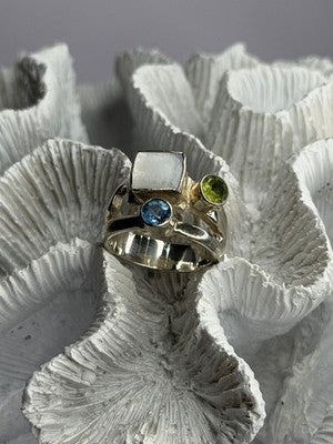 925 Sterling Silver Abalone &Peridot & Topaz Ring Size 8