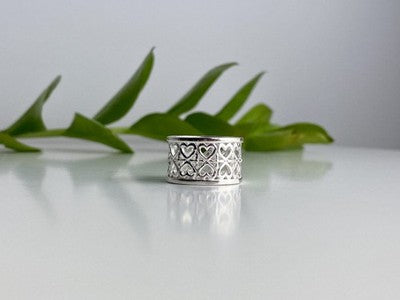 925 Sterling Silver "Hearts" Ring Size 6.5