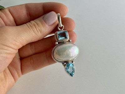925 Sterling Silver Mother OF Pearl & Topaz Pendant