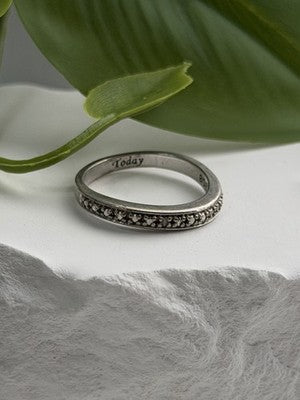 Today Vintage 925 Sterling Silver Diamond Accent Ring Size 7